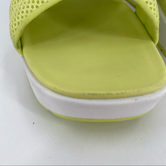 Ugg Nella Sandal green pollen women’s size 9